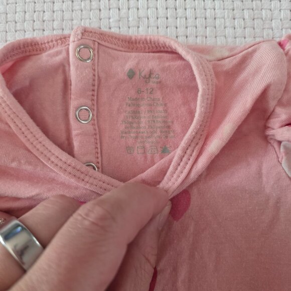 💖 Kyte Baby Twirl Onesie + Bib | Pink Hearts | 6–12 Months - Picture 6 of 15
